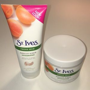 St. Ives Fresh Skin Apricot Scrub Set